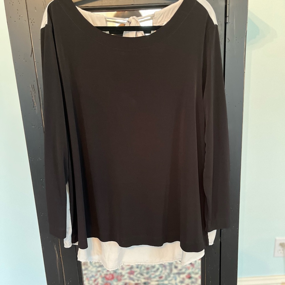 Elegant Black and White Women's Top by Planet